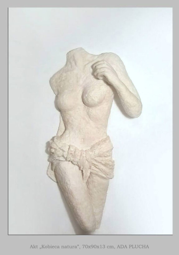 abstrakcja obraz przestrzenny biała dekoracja ścienna akt kobieta adriana plucha abstract woman act wall decor